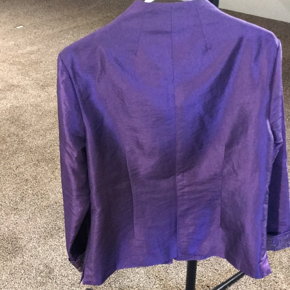 Mirasol size M Nehru collar jacket w embroidered front and sleeves. Like New!! - Picture 8 of 10